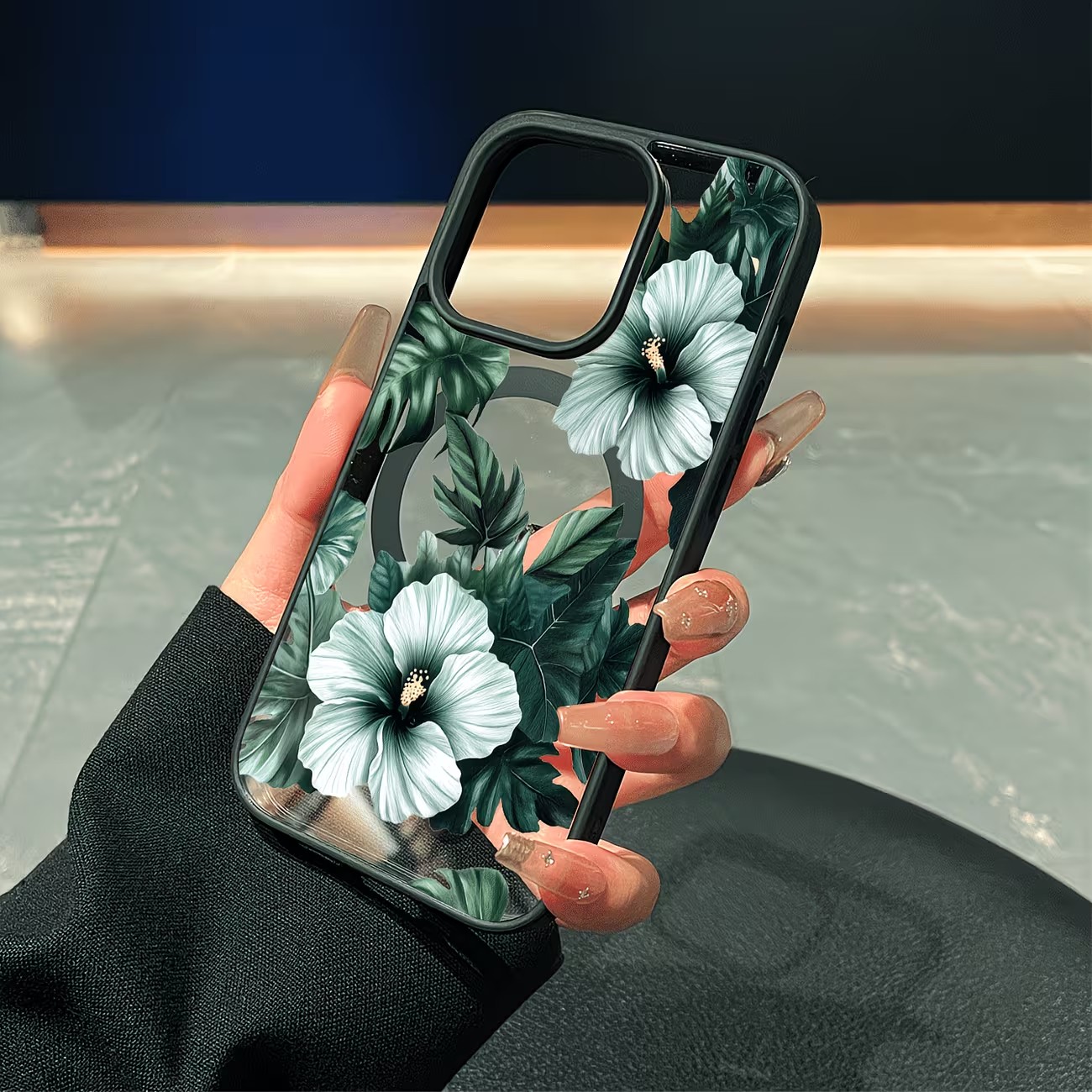 グリーンフローラルプリントのiPhoneケース iPhone - Apple Iphone 15 のレビューと価格
